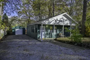 Lakehead Bungalow - Image 2