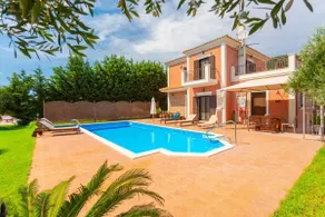 Villa Marina - Three Bedroom Villa, Sleeps 7 - Image 2