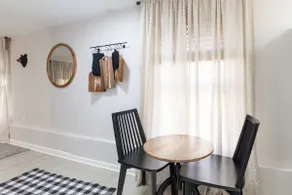 Whole Home Remodeled 1 Bed West Side Coffee Smrt T - Image 5