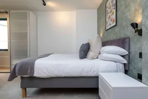 Ovitzia - Bright & Spacious Duplex + Private Patio - Image 3
