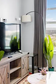 Pleasant 1BR Near Encore Boston 8495 - Image 3