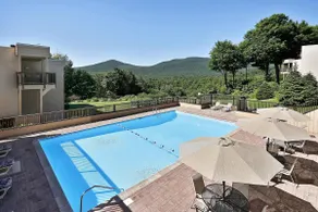 Notchbrook 5 Apt: 1 br, large deck, seasonal pool! - Image 5