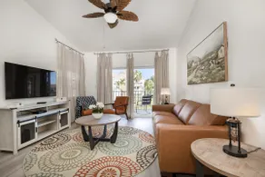 Pondview Modern Farmhouse Condo Half Mile to Beach - Image 4