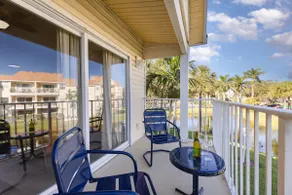 Pondview Modern Farmhouse Condo Half Mile to Beach - Image 2