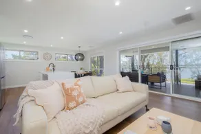 Lake House on Panorama - Refined Waterfront Living - Image 2