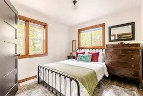 Full Creekside Duplex Near Seattle Ferries - Image 3