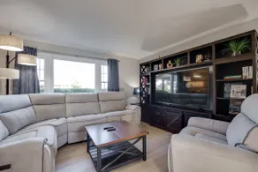 Fenced Yard, Central Location, No Airbnb Fees - Image 5