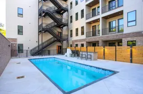 Stunning, Vibrant Condo - Serene Pool - Sleeps 6! - Image 2