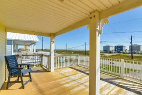 Walk to Beach: Gulf-view Home in Surfside Beach! - Image 2