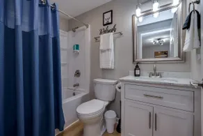 Newly Remodeled, 5 min to UD, No Airbnb Fees - Image 4