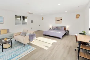 Charming Coastal Retreat - Image 5