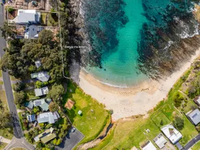 Waterfront Garden Bay Beach House - Image 2