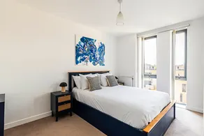 Stepney Green City Apartment - Image 4