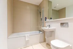 Stepney Green City Apartment - Image 5