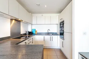 Stepney Green City Apartment - Image 2