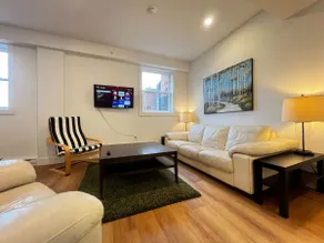 Luxe Urban Retreat - Image 2
