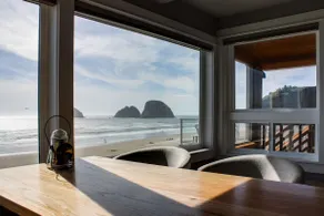 Oceanside Inn 1: Oceanfront w/ 2 primary suites! - Image 4