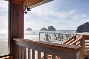 Oceanside Inn 1: Oceanfront w/ 2 primary suites! - Image 3