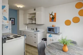Artsy 1 Bedroom Condo with the Views to the Inlet! - Image 4