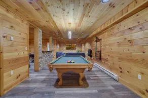Cozy Freeland Retreat- Firepit Pool Table Hot Tub - Image 3