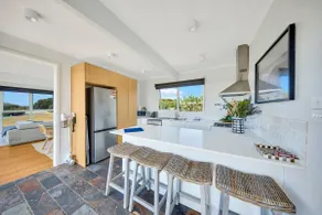 Boulevard Breeze - Pet Friendly! - Image 4