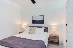 Comfortable 1 Bedroom with Pool and Gym Access - Image 2