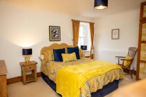 Hall House 3 Bedroom House St Florence - Image 3