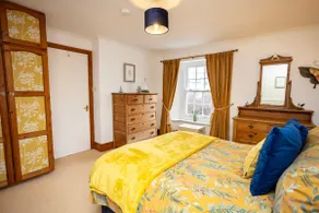 Hall House 3 Bedroom House St Florence - Image 4