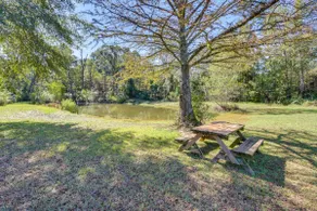 Fire Pit & Grill: Tyler Home on 5 Acres! - Image 2