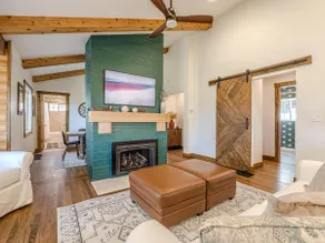 Cabin: Private Pool, Luxury Log Home - Image 4