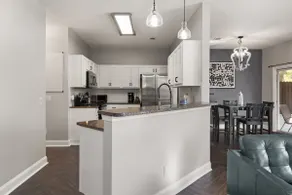 Modern Retreat - Image 4