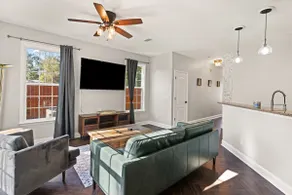 Modern Retreat - Image 2