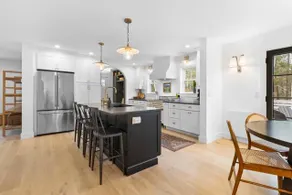 Birch Tree Retreat, 6-bedroom family getaway spot - Image 2