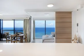 Beach retreat with balcony and views - Image 4