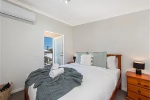 Modern Loft Retreat w/ Courtyard • Near Foreshore - Image 4