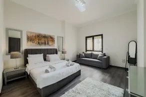 Trendy & Tidy 2BDR Apt 5 min To CAI Airport - Image 2