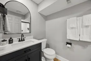 Hoosier HQ Sleek 3-Bed Near IU - Image 2