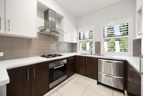Vera on Penzance - 3BR, Parking, Wifi - Image 5
