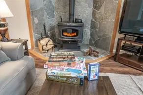 Granite Ridge Getaway ~ Chill Deck Vibes + AC - Image 4
