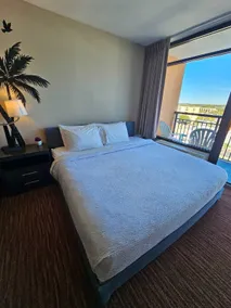 Oceanview Room @ Landmark Resort - Image 2