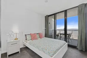 Infinity Tower Oasis | Pool, Gym & Panoramic Views - Image 2