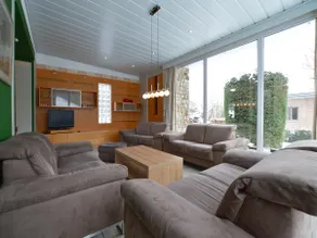 Spacious Home with Garden - Image 2