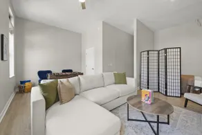 OTR Grand Flat | 1800 sq ft | Free Parking - Image 5