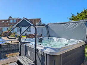Warner Wood - Heated Pool-Hot tub -Beach -Sleeps16 - Image 2