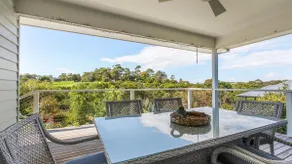 Waves and Blossoms - Spacious Coastal Escape - Image 3