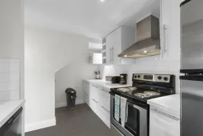 Chic 1Br in West Queen West by Sonder - Image 5