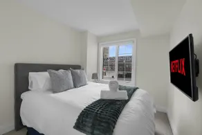 Chic 1Br in West Queen West by Sonder - Image 2