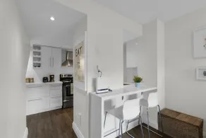 Chic 1Br in West Queen West by Sonder - Image 4