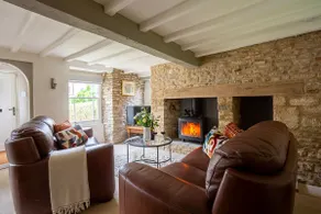 Characterful Cotswold cottage - Fuchsia Cottage - Image 2