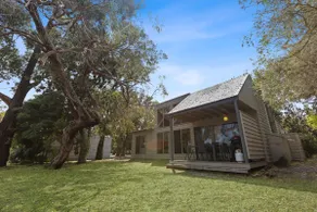 Westwind: 2BR lodge offering water views + more! - Image 2
